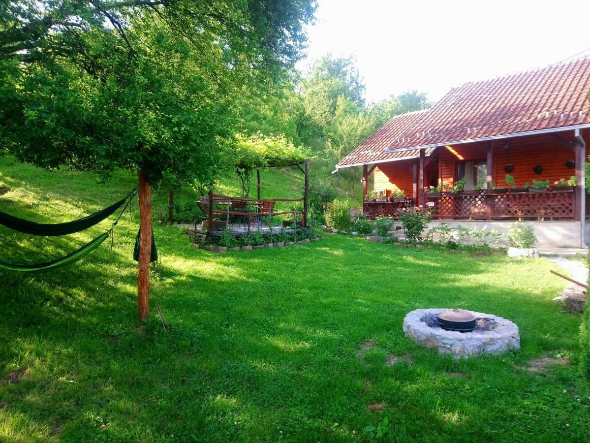 Guest House Little Heaven Užice Exteriör bild